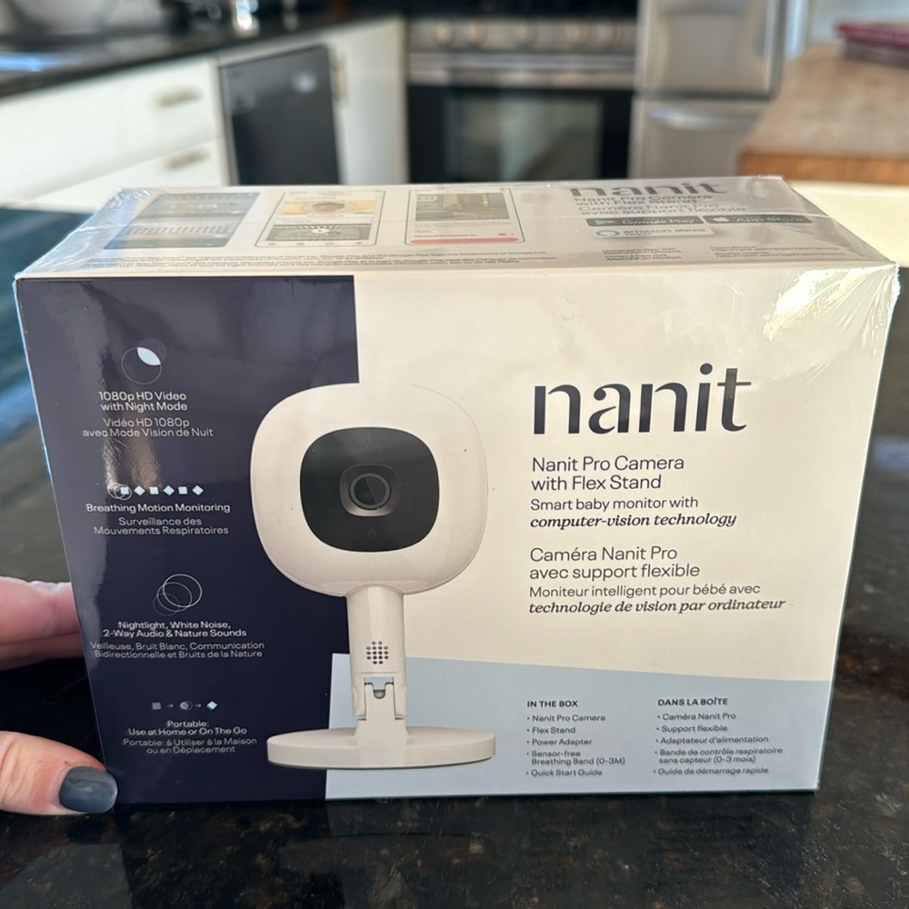 NWT Unopened Nanit Pro Flex Camera with Flex Stand & 0-3M Breathing Band